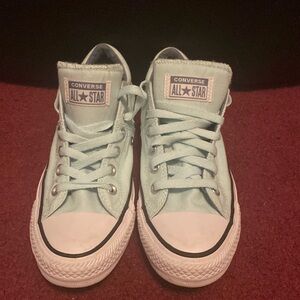 Converse woman size 8